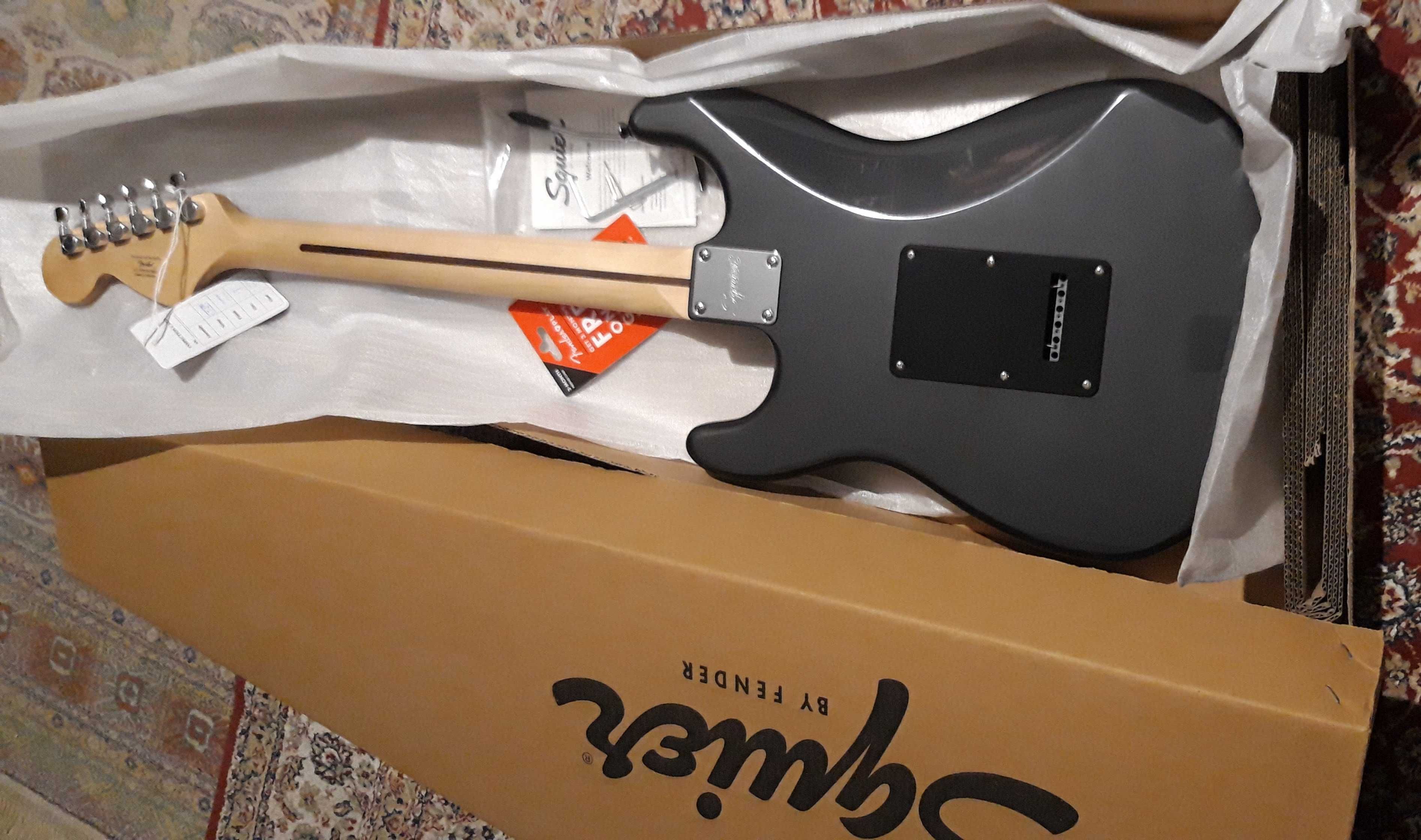 Guitarra elétrica stratocaster Squier by FENDER - Artigo NOVO.