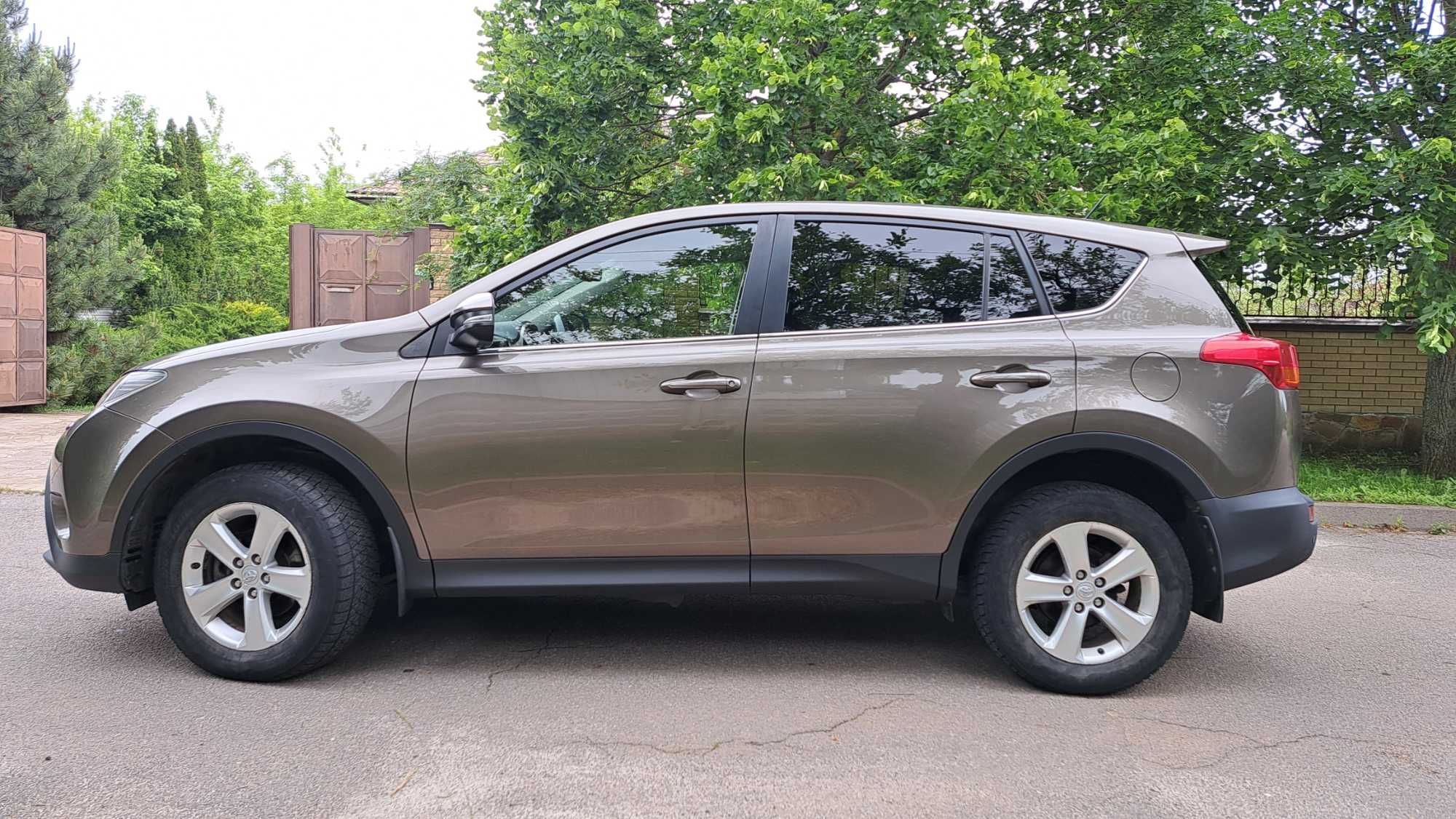 Продам автомобіль TOYOTA RAV
