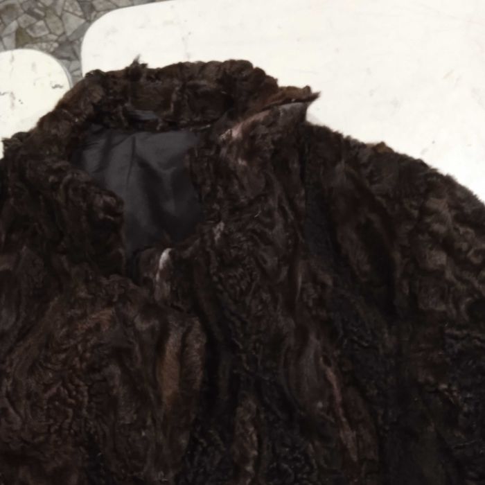 futro karakuł ciemnobrązowy