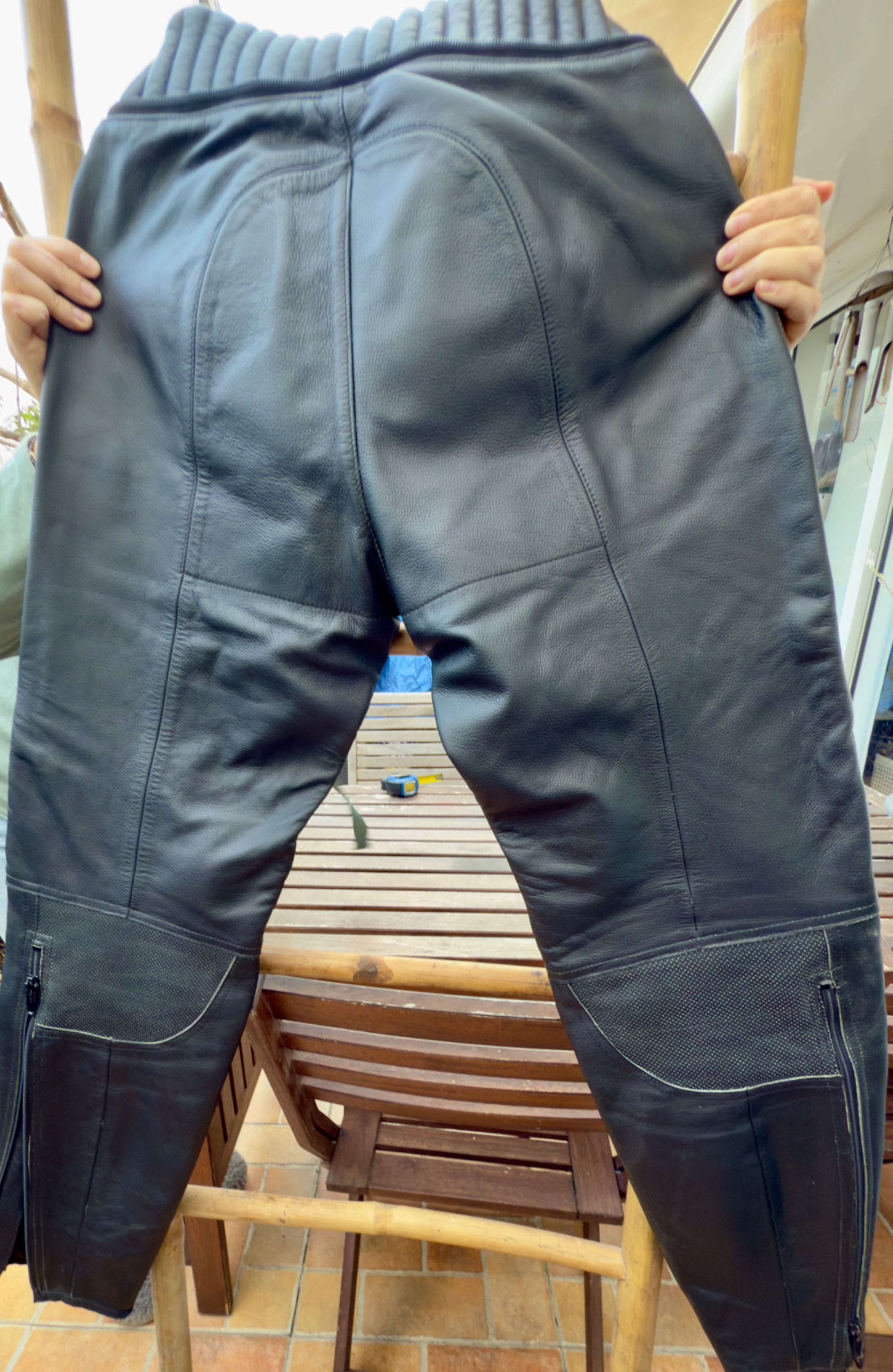 Calças motard, em pele genuína marca YES (Dainese) - Tamanho 50