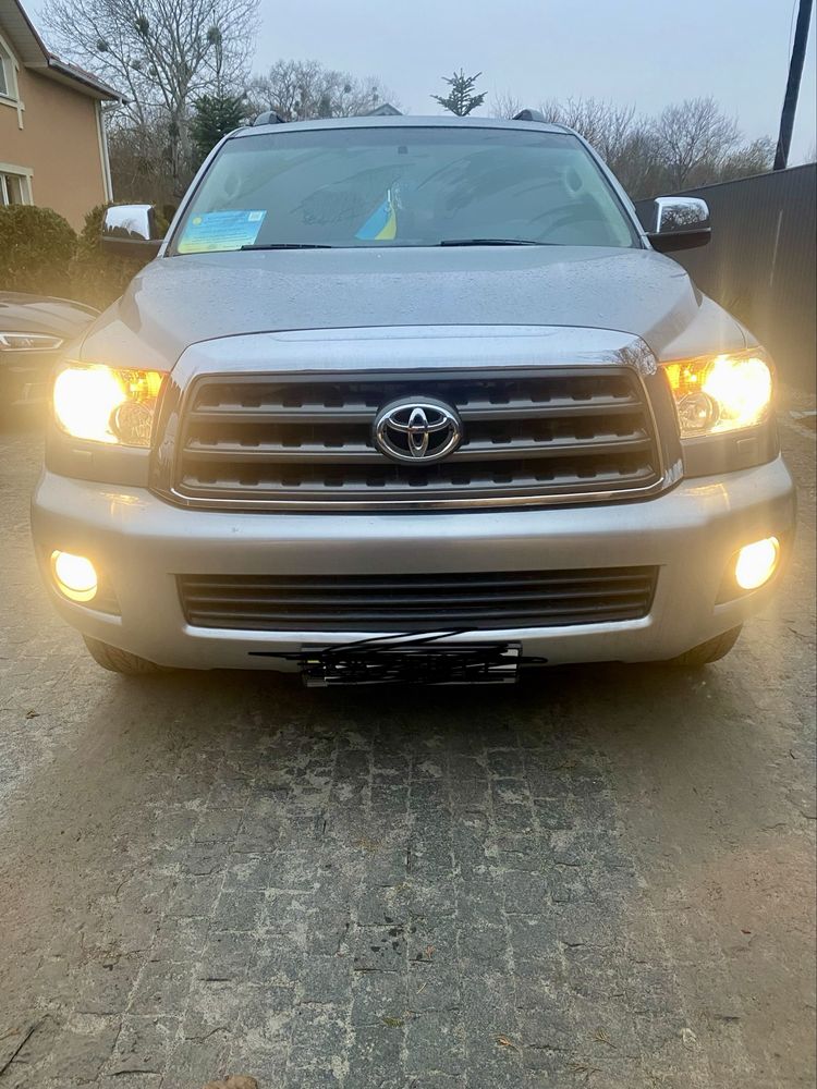 Решотка радиатора TOYOTA SEQUOIA 2007-2017, II- поколения