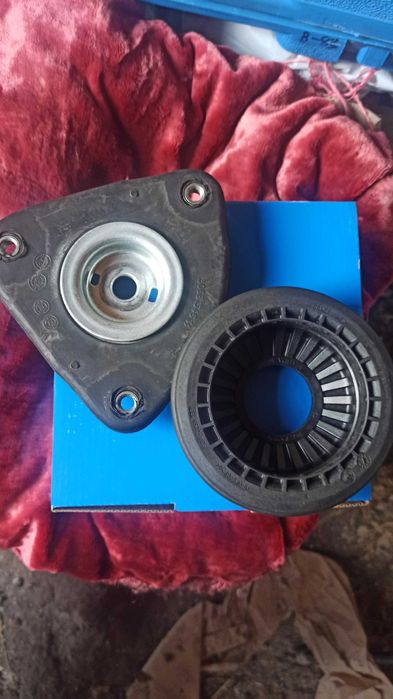 Опора амортизатора передня