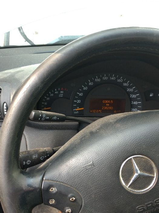 Mercedes-Benz C 200 2.2CDI (W203) para peças.