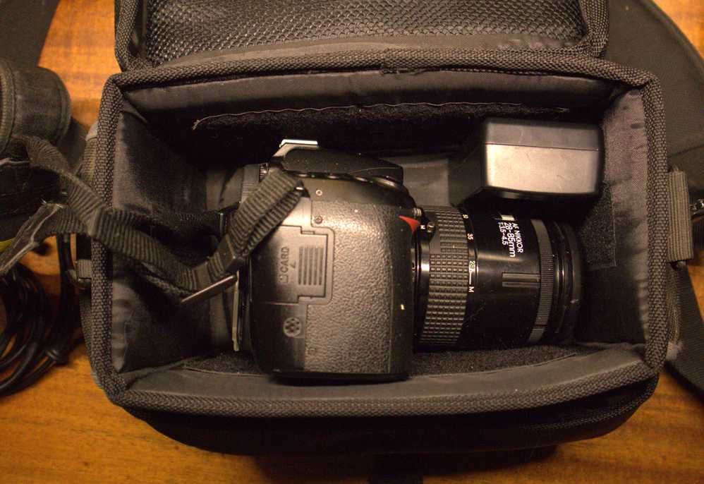 Nikon D90 + Nikon D60 + 3 об'єктиви + сумка