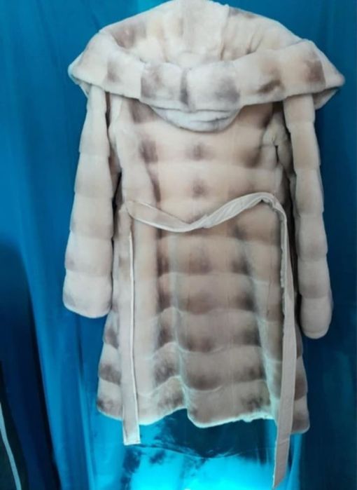 шуба біла королівський мутон натуральна