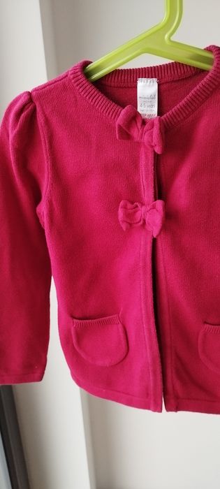 Świąteczny czerwony sweterek kokardki dzianina 104/110