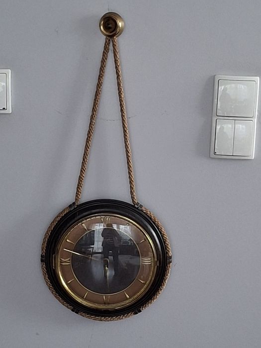 Zegar wiszący marki Kienzle