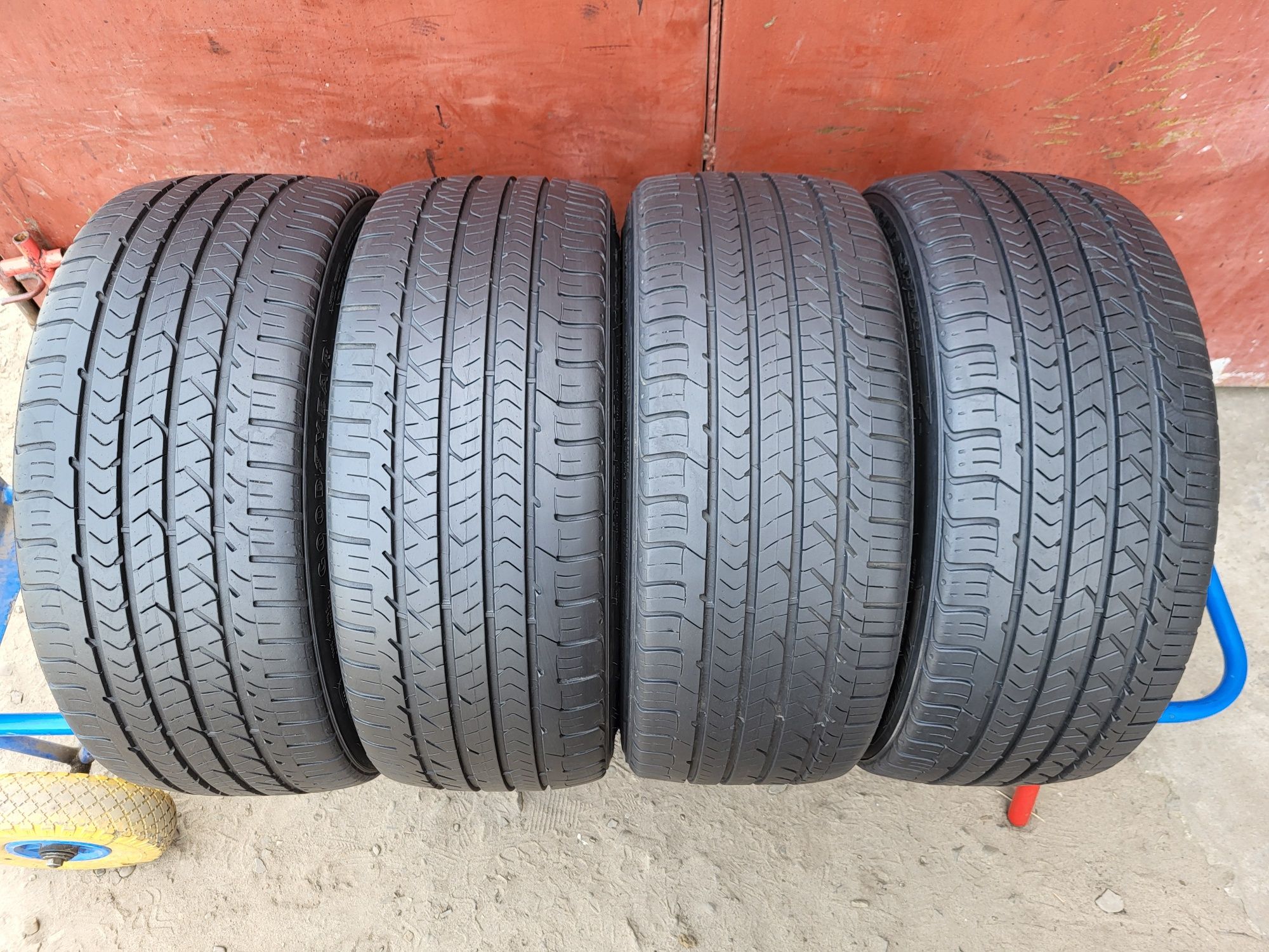 225/40/18 R18 GoodYear Eagle Sport 4шт ціна за 1шт шини