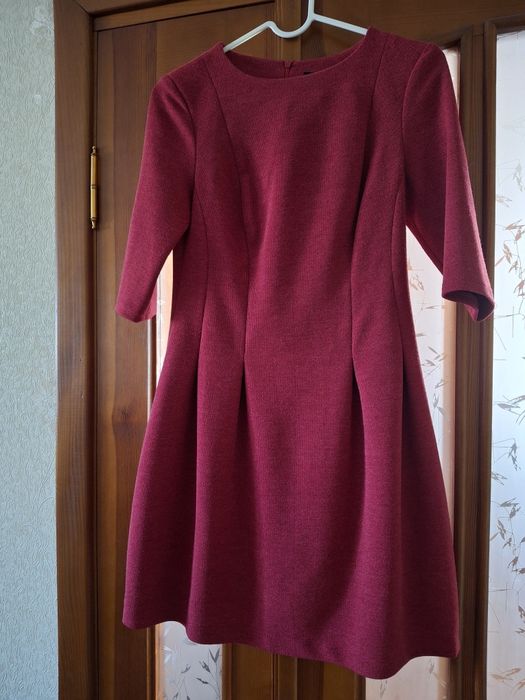 Продам сукню розмір 38