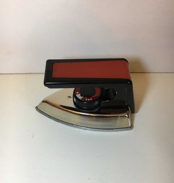 Винтажный, компактный, складной дорожный утюг из СССР. Рабочий