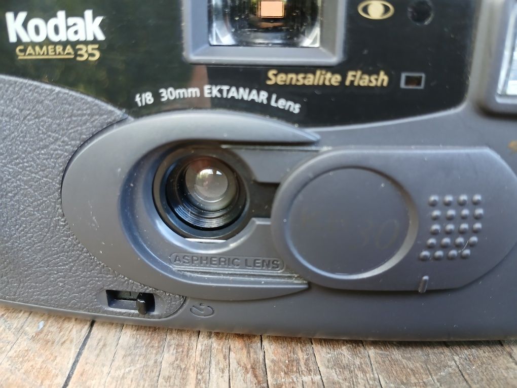 Analogowy kompakt aparat fotograficzny Kodak KB-30
