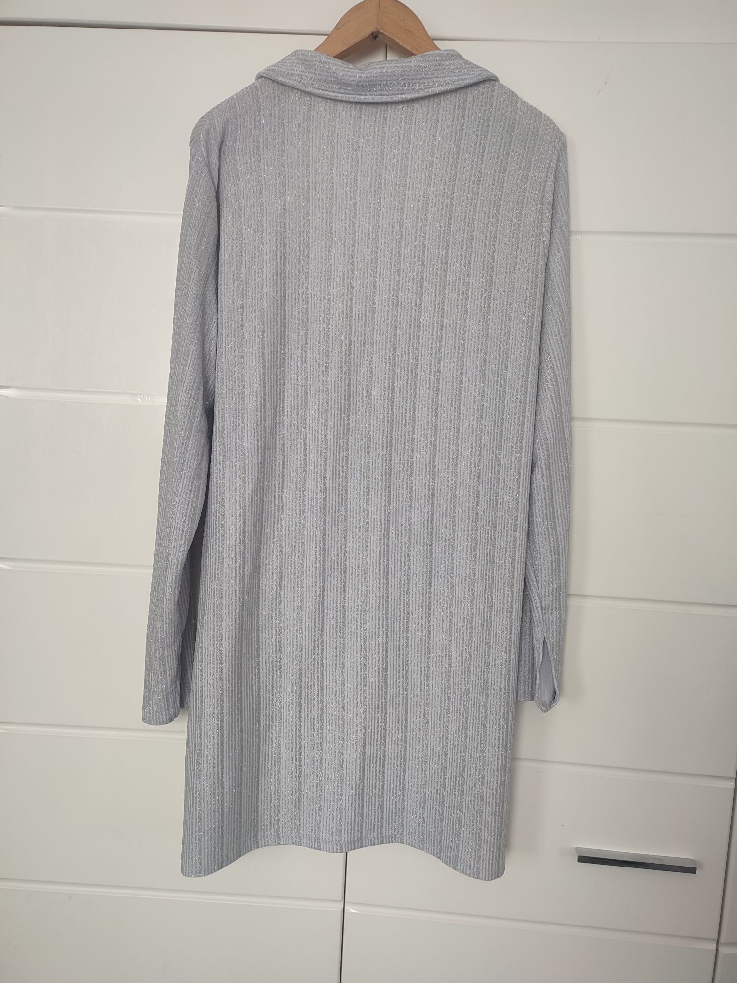 Elegancka sukienka szara popielata ze świecą nicią rozmiar 3XL H&M