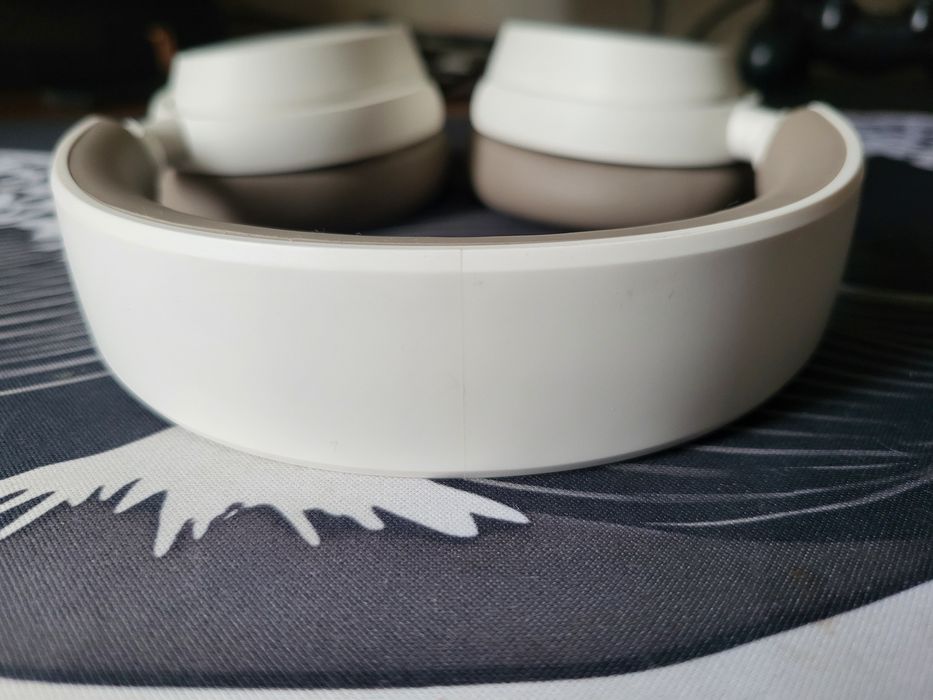 Sennheiser Accentum Plus