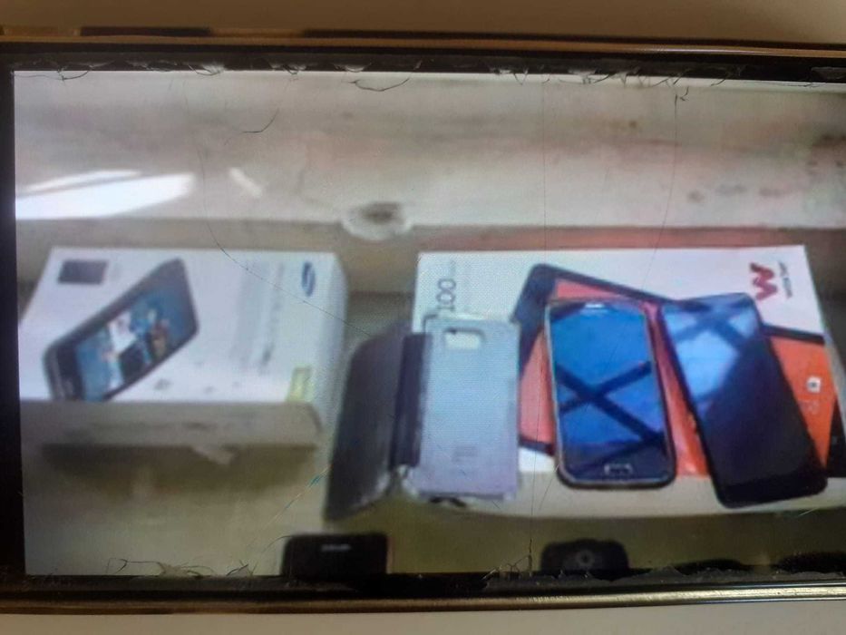 20 assorted mobile phones, 3 tablets, various chargers, and various phones64563923575298123