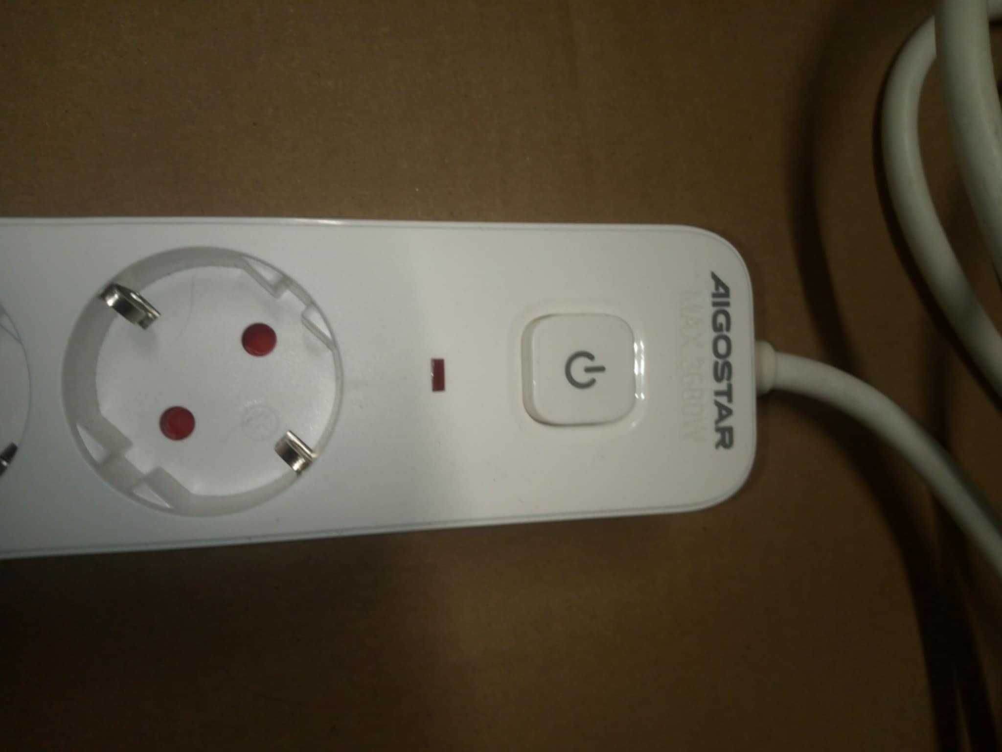 Przedłużacz, listwa Aigostar długość kabla  5m, 3xusb, 4xgniazdo, NOWY