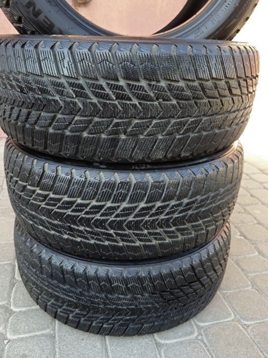 Продам гуму Nexen Win Guard ice pluseНОВА 500км пробігу.Виробник Корея