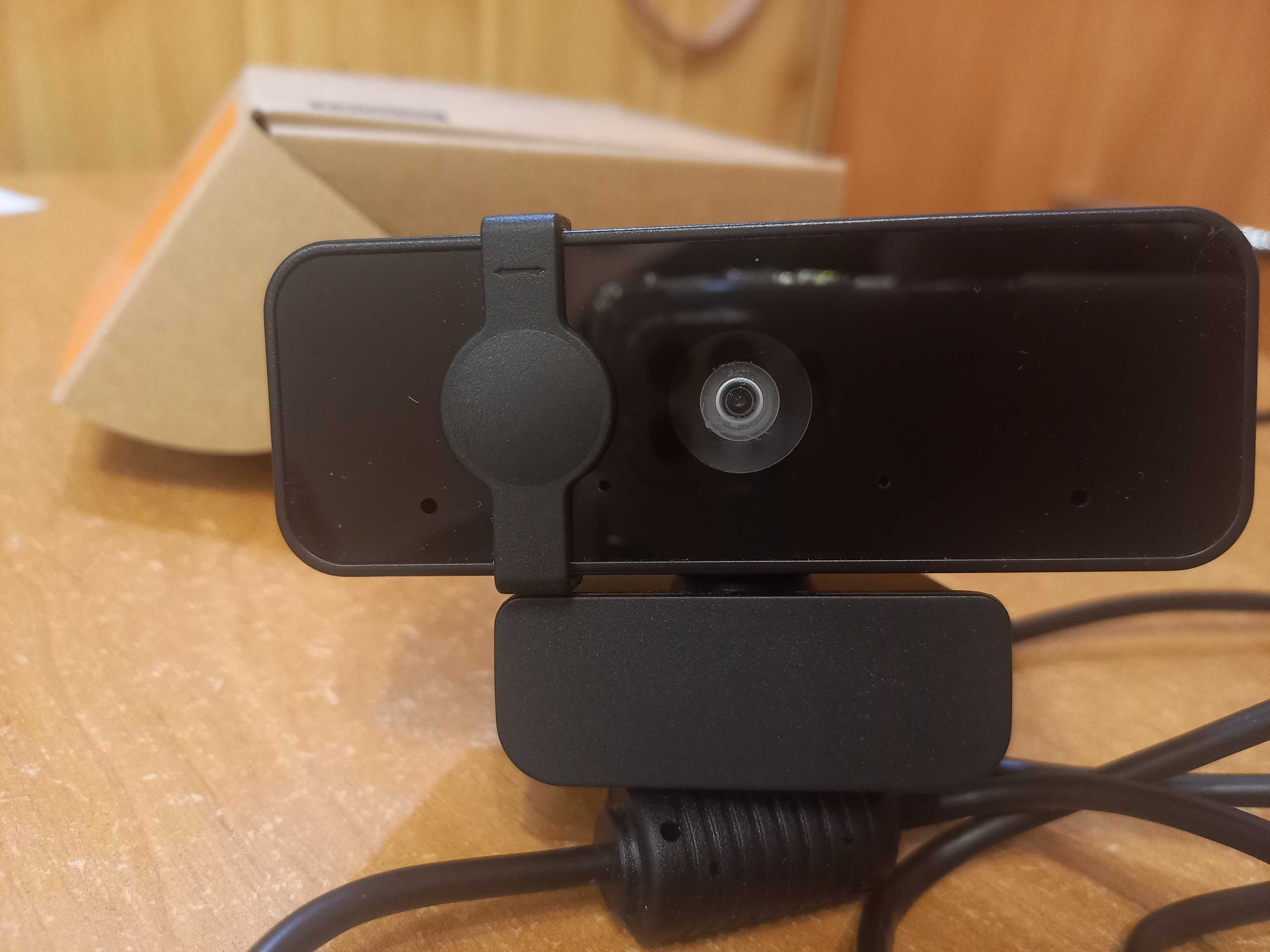 Веб камера  Lenovo Essential FHD Webcam