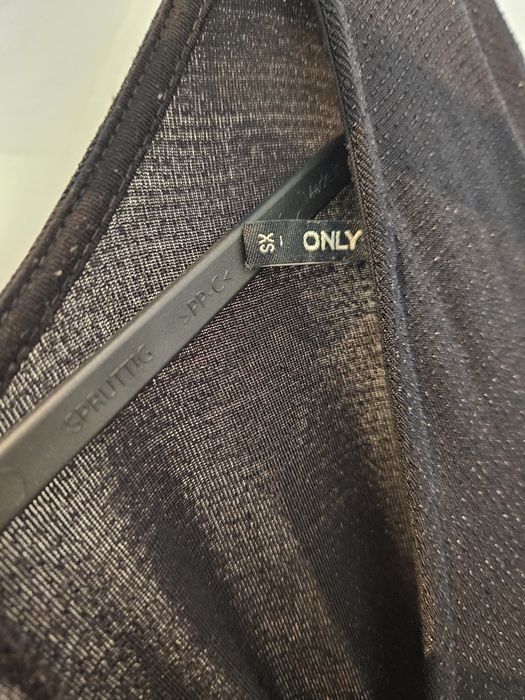 Vestido preto com brilho