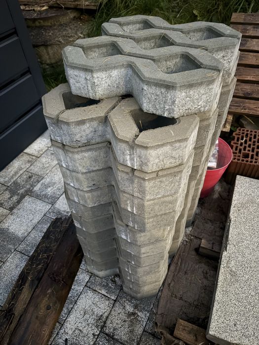 obrzeża/palisada/plłyty ażurowe