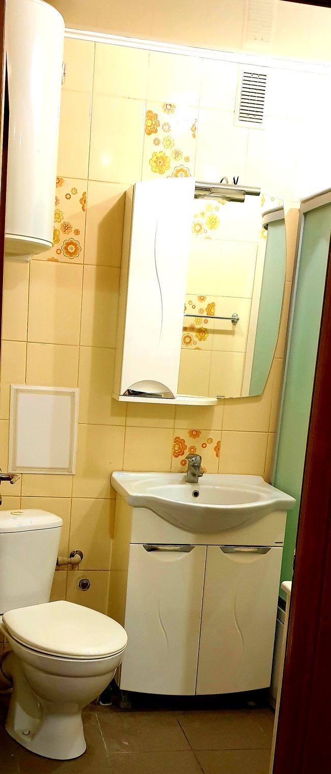Продам : 3кімн квартира    1 поверх центр Слов'янська можна по сертифі