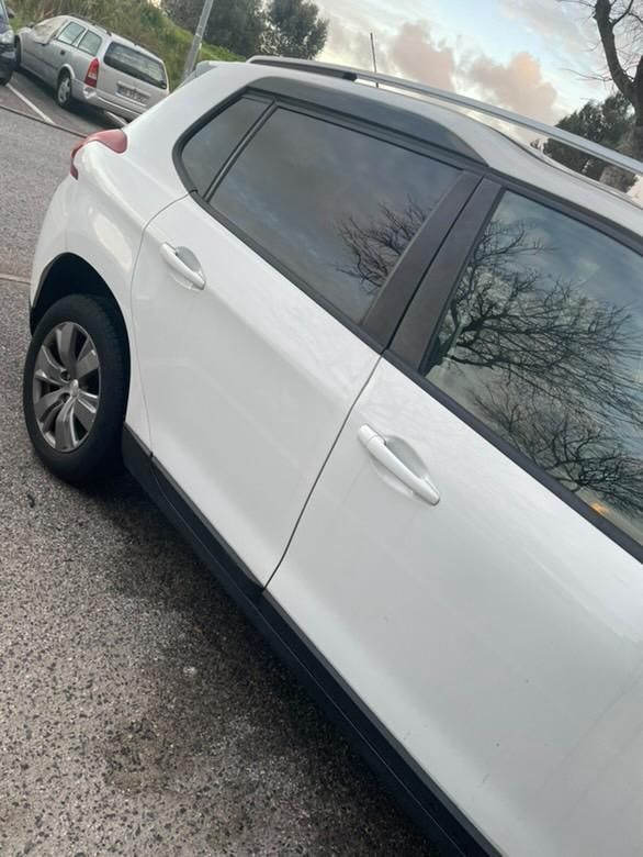 Carro Peugeot 2008