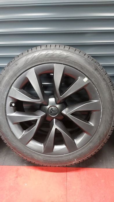 Koła Zimowe Tesla X Plaid R20  Cyberstream