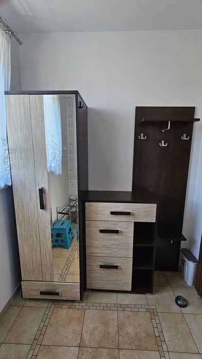 Meble do wiatrołapu przedpokoju garderoba szafa