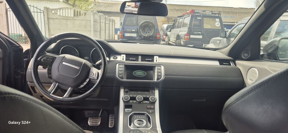 Ренж Ровер           .