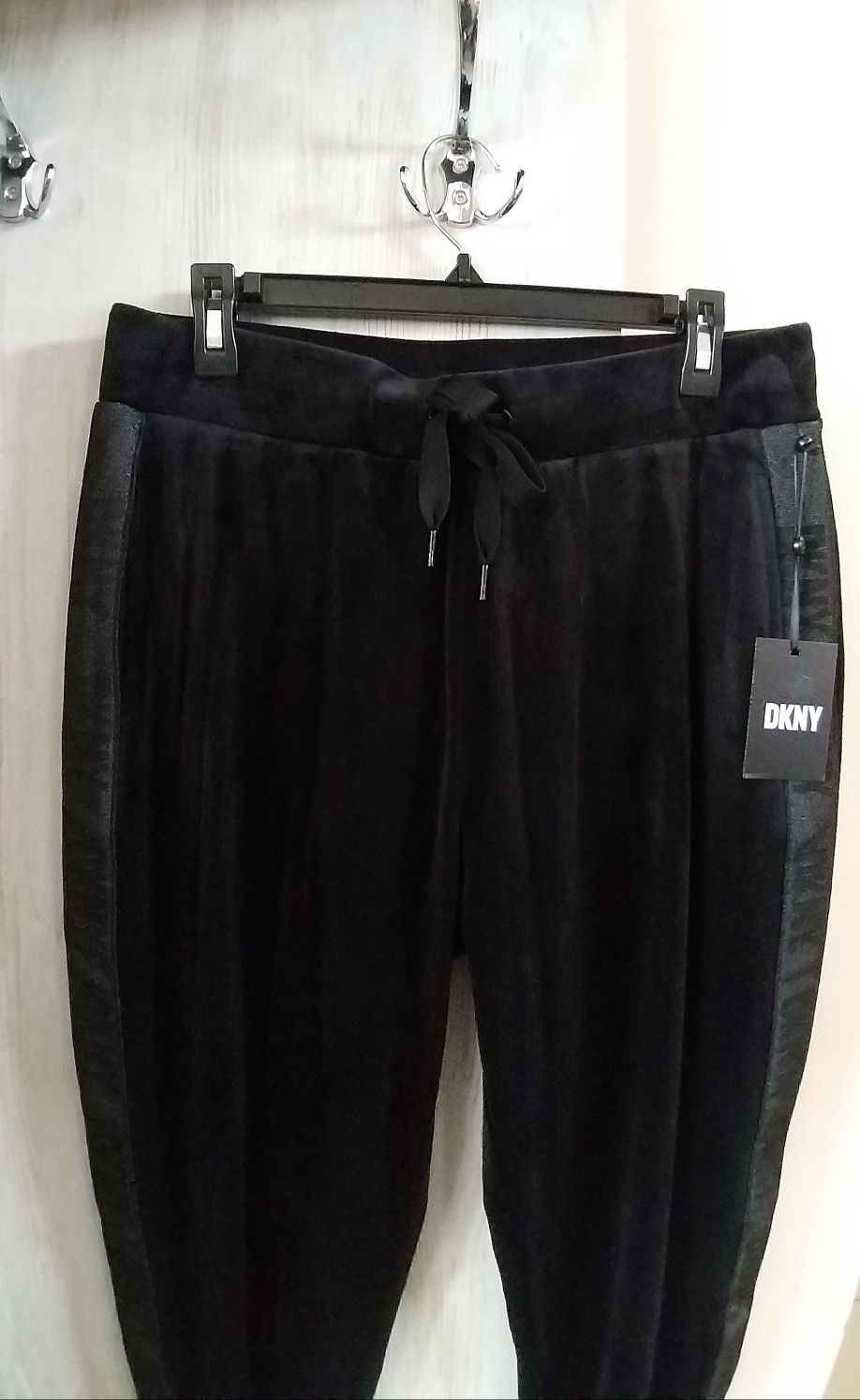Спортивные штаны DKNY. Оригинал. Размер ХС/С, М/Л