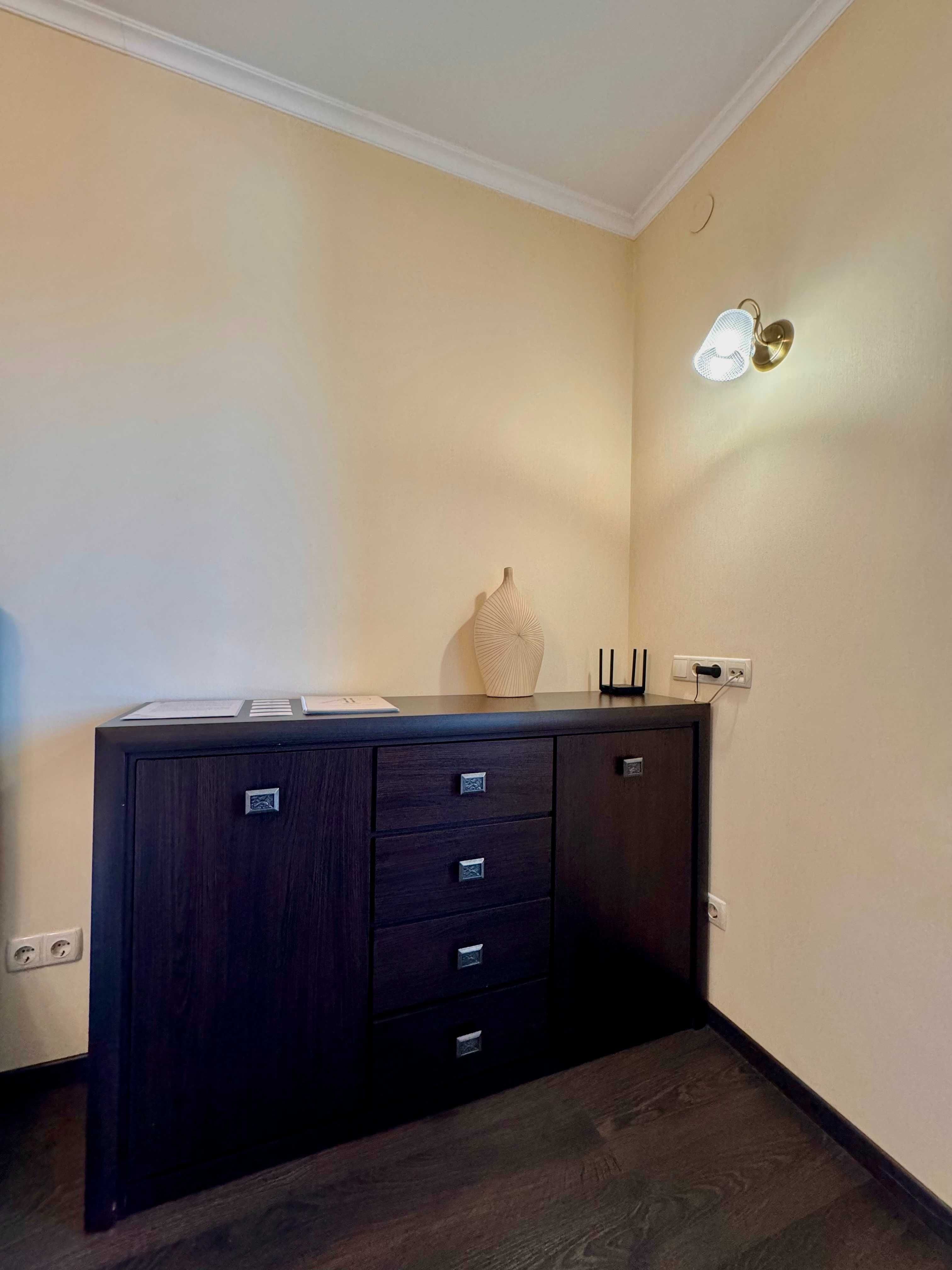 ApartPoltavaСВІТЛІ апарт.80м2 ,ОКРЕМІ кімн, НОВОБУДОВА.Центр.ЧЕК банк.
