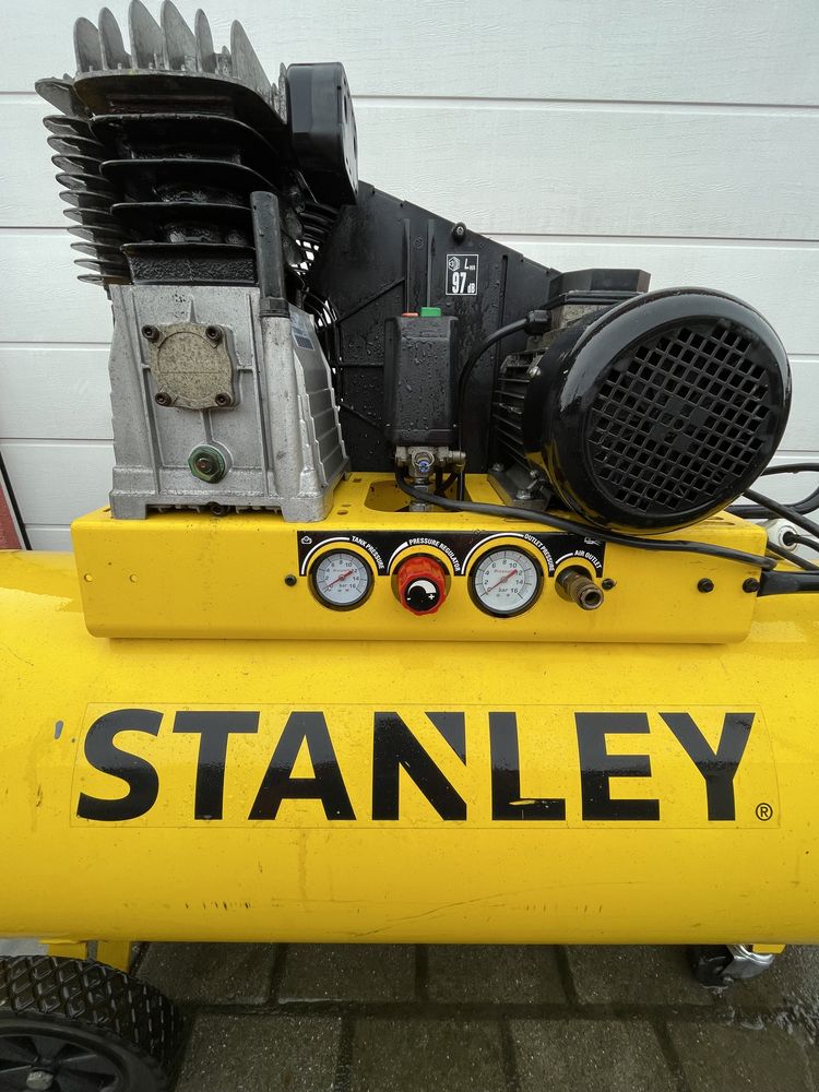 Kompresor stanley 200l