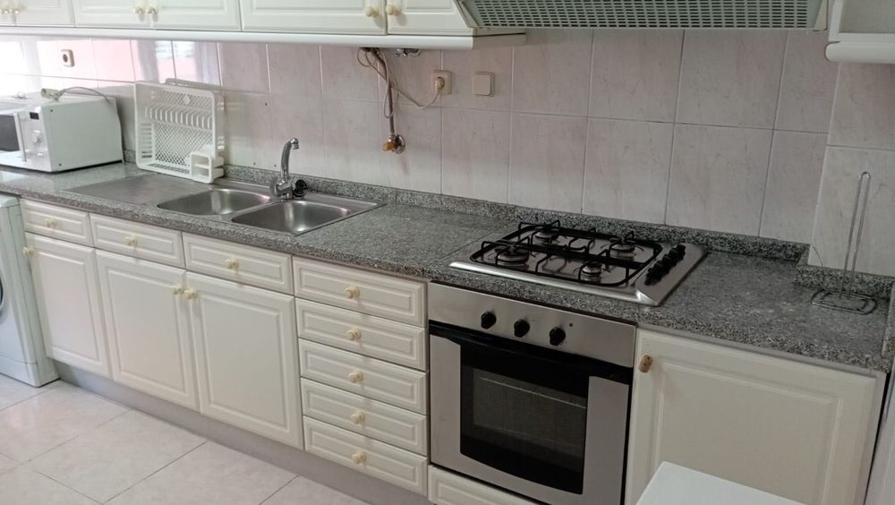 Aluga-se Apartamento T3 mobilado