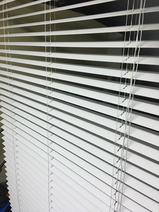 Żaluzje wewnetrzne 90/90 białe,drewniane