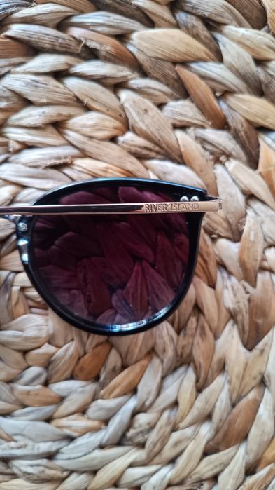 River Island damskie okulary przeciwsłoneczne w bardzo dobrym stanie