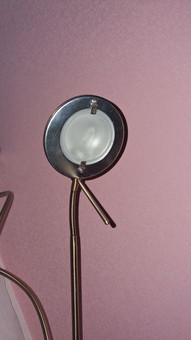 Лампа напольна під ремонт