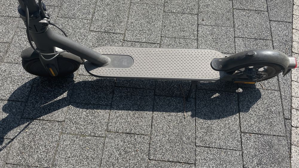 Elektryczna hulajnoga XIAOMI MI Electric Scooter Essential