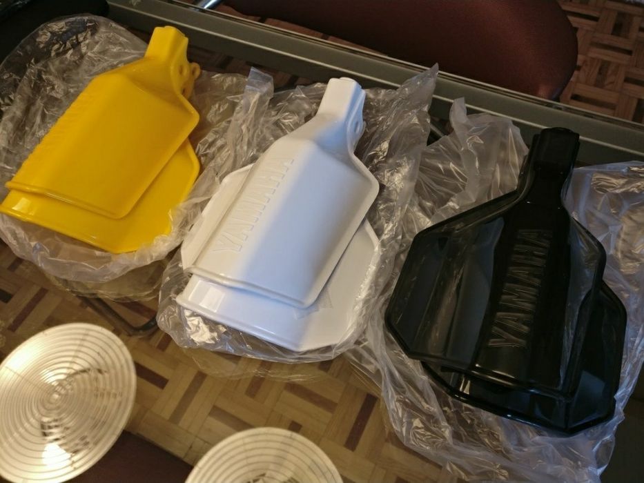 Peças Yamaha XT 600 3TB - proteções de punhos (da concorrência)