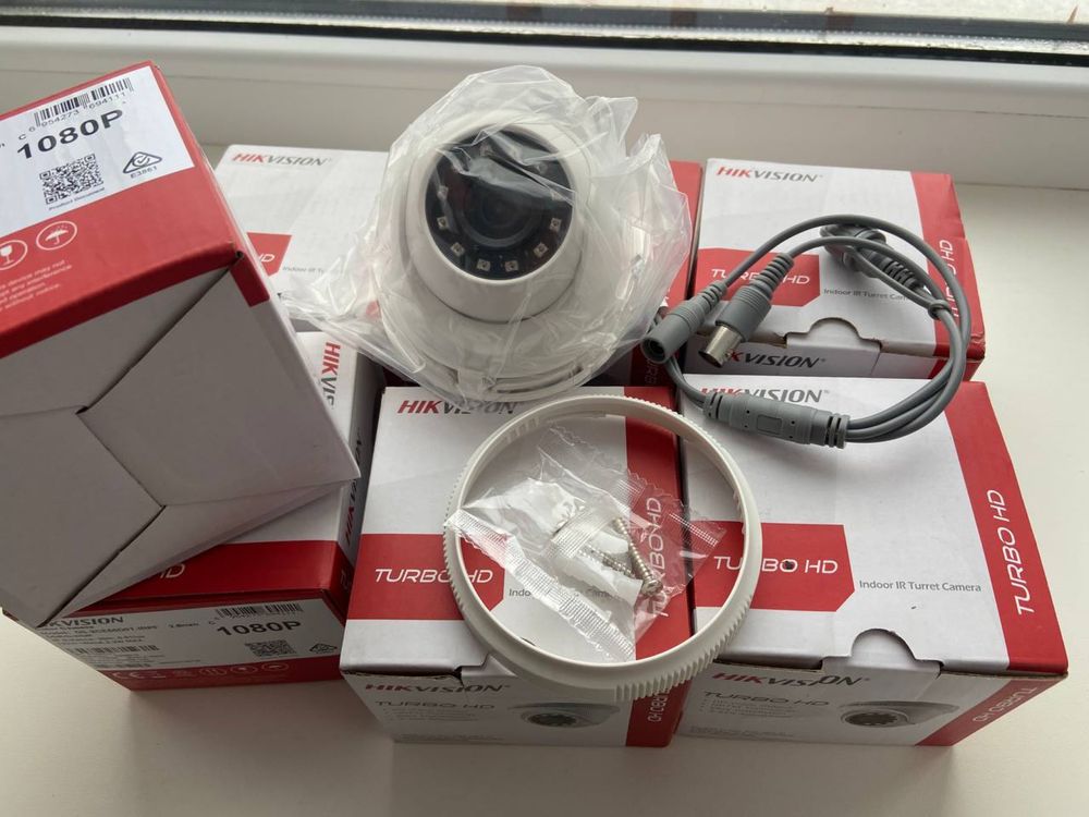 Камера відеоспостереження HIKVISION DS-2CE56D0T-IRPF(C)