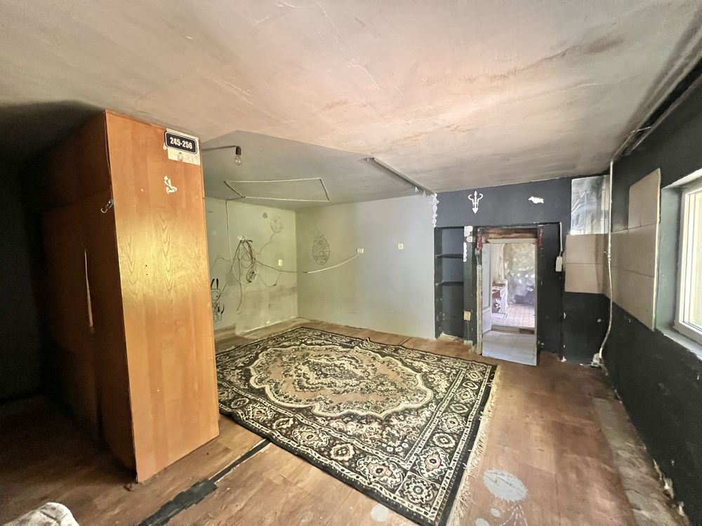 Продаю 2х ком.  дом с комуникациями  в пгт. Великодолинское