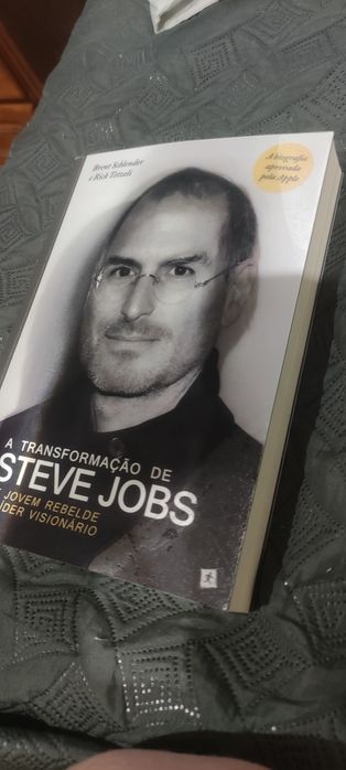 Livro Steve Jobs (Livro com capa holográfica - Novo)