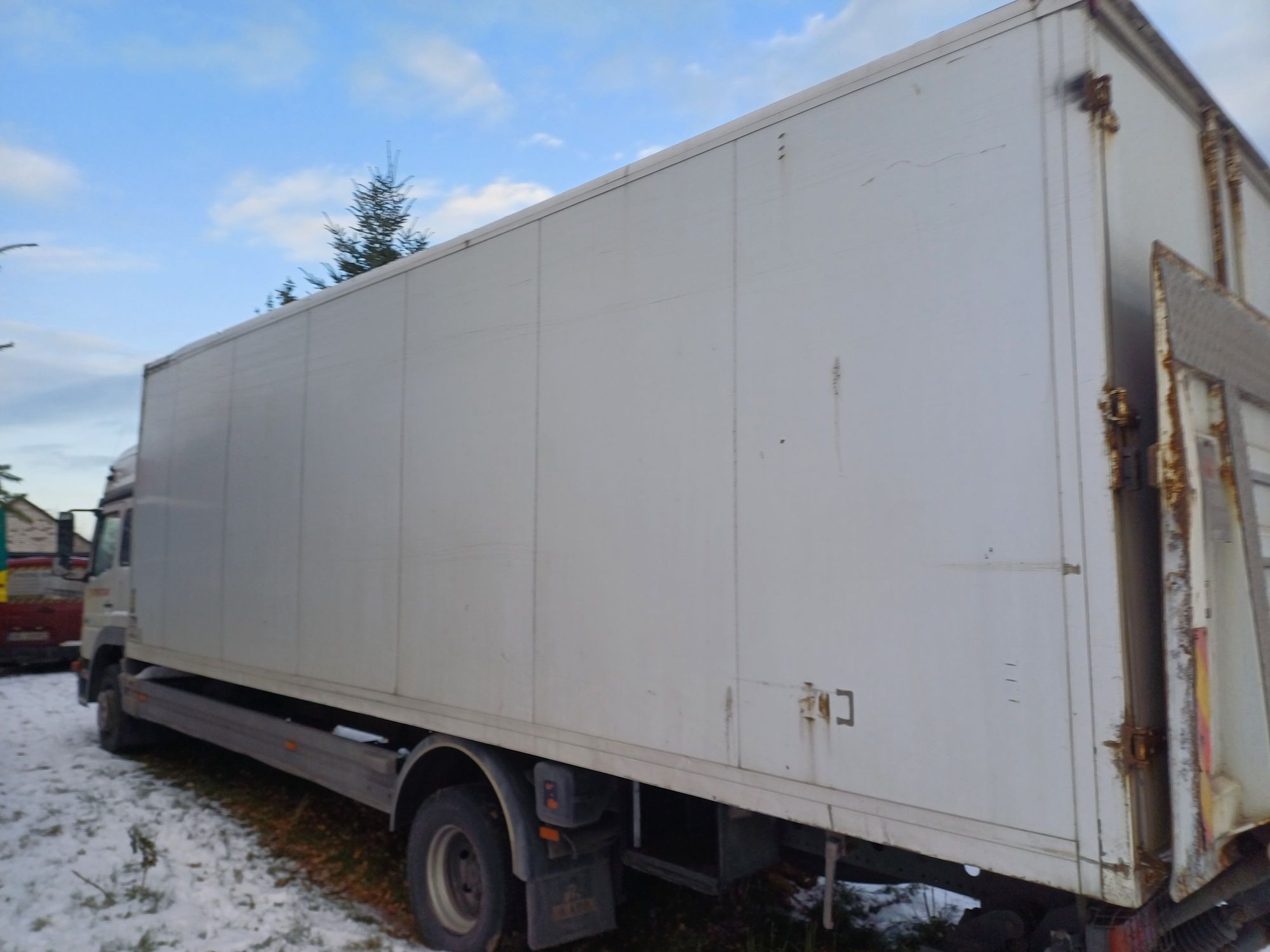 Kontener/Garaż   8.20m Magazyn z transportem i rozładunkiem