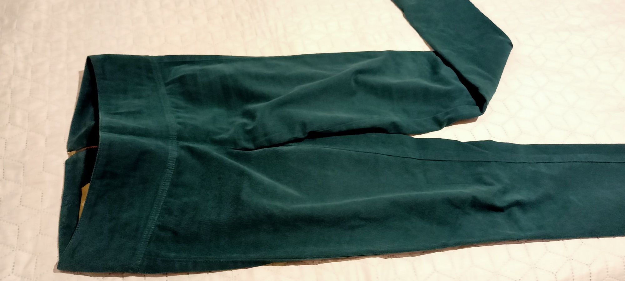 Spodnie z zamkiem z tyłu zielone