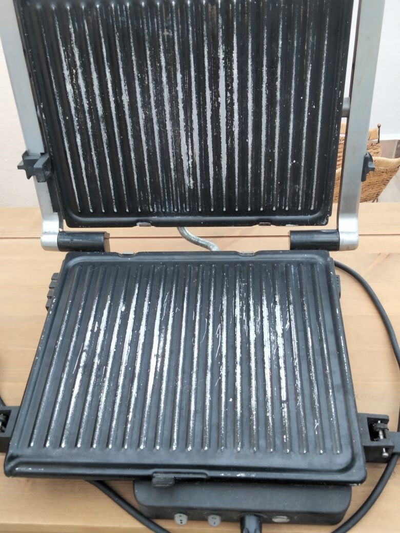 Grill elektryczny GRUNDIG