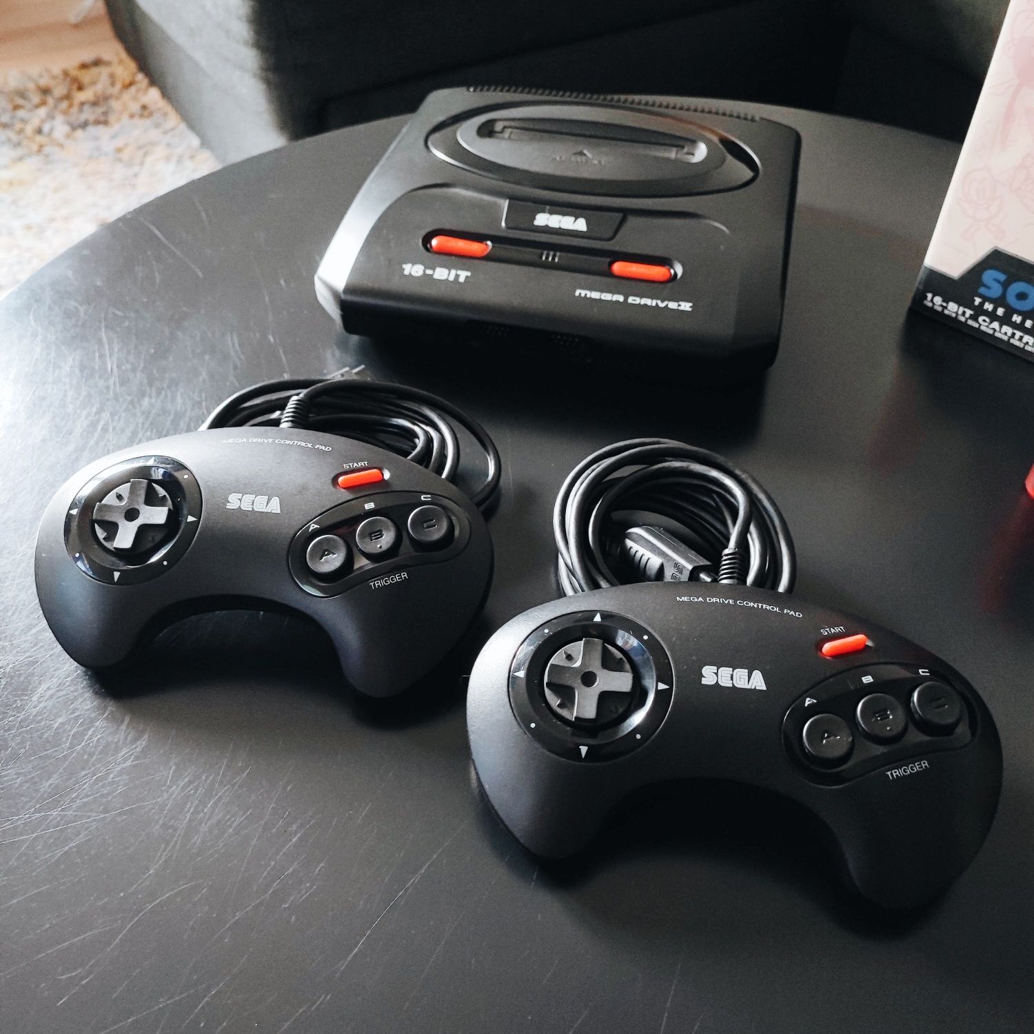 Sega Megadrive II + 2 Comandos + Jogos