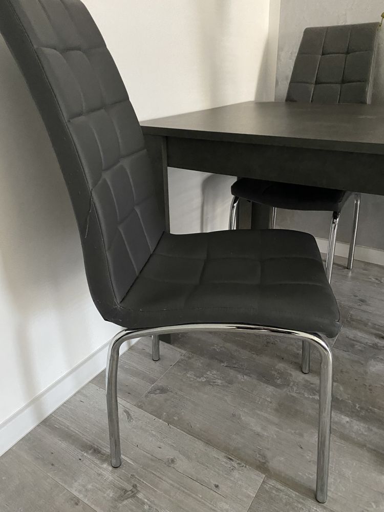 Stół jadalniany z 4 krzesłami szary beton. 90cmX160cm-200cm.