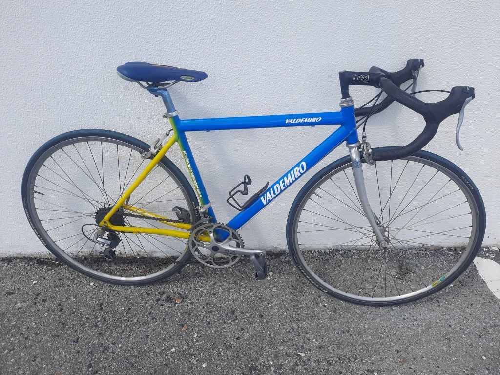 Bicicleta de estrada m barataa