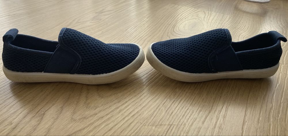 Buty tranpki H&M 27