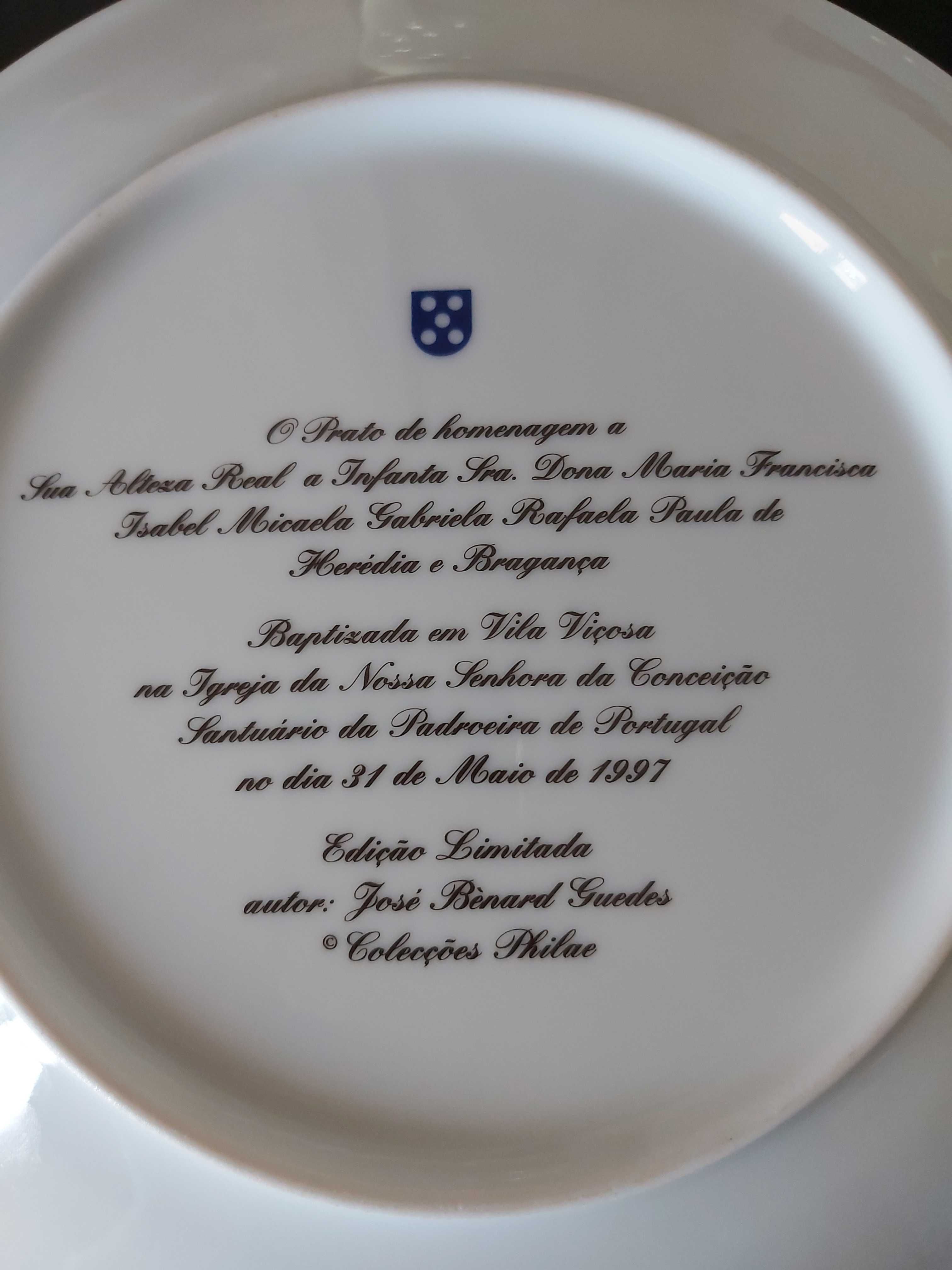 Pratos porcelana homenagem casamento D. Duarte Pio e batizado filhos