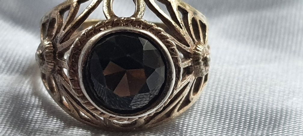 Перстень винтаж с натуральным камнем.