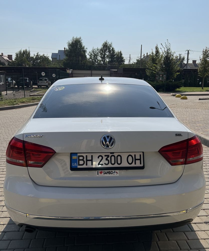 Volkswagen Passat 2012 року
